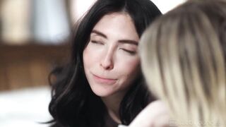 Web Young Shared Hall Pass Jane Wilde, Melody Marks, Jazmin Luv - Girlsway Сover